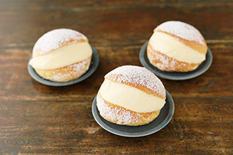 マリトッツォ（カスタ－ド）