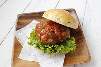 大豆ミ－トハンバ－グとサルサのバ－ガ－