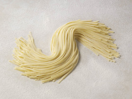 パスタタイプ生めん（デュエリオ使用・機械製麺）